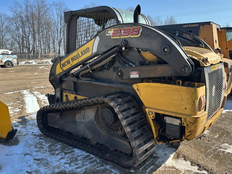 2011-new-holland-c238-image-2