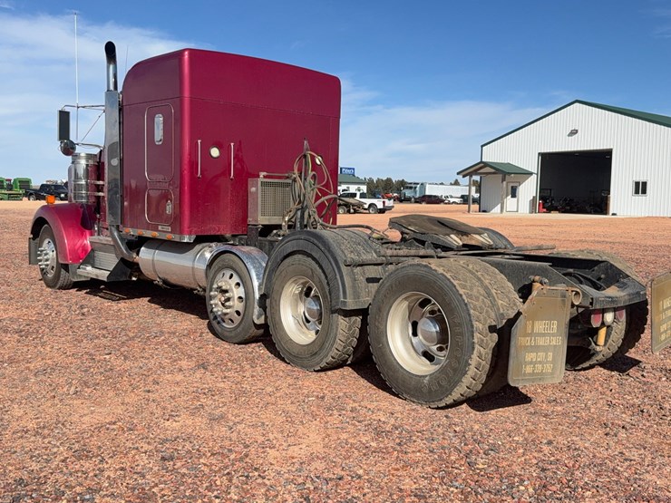 2004-kenworth-w900-image-5