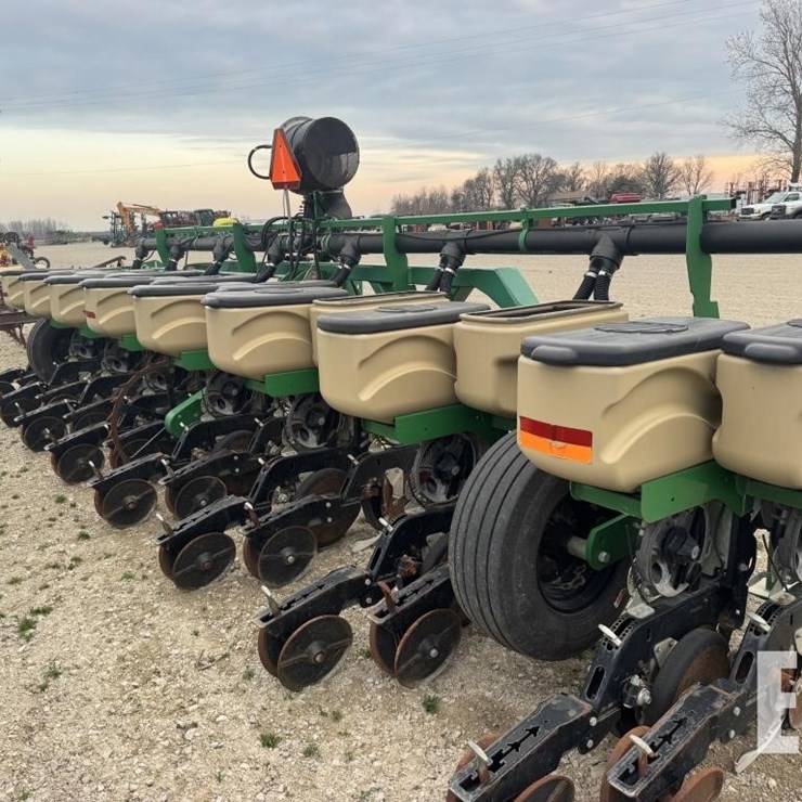 GREAT PLAINS PLANTER 81