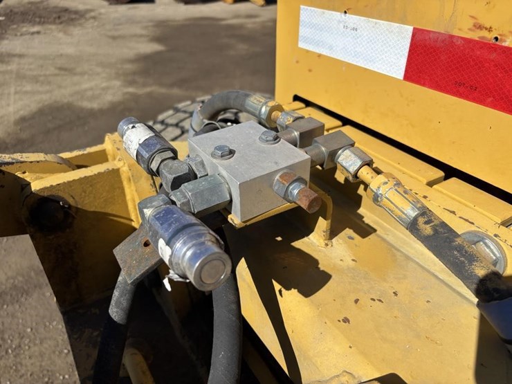 caterpillar-143h-image-33