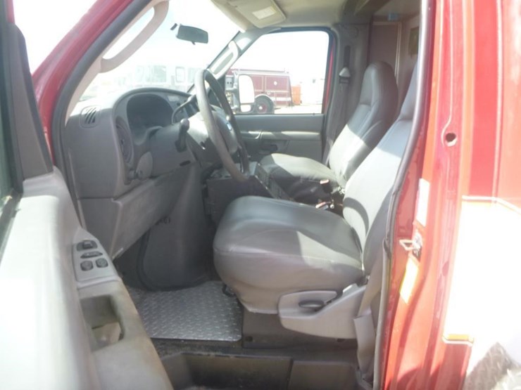2005-ford-e450-image-9