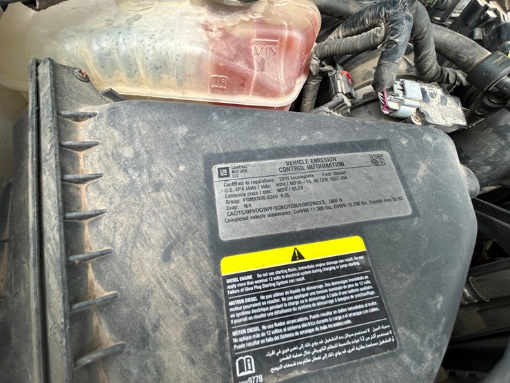 2015-gmc-3500hd-image-44