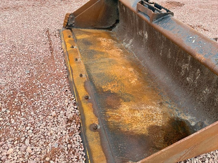 #401-•-lot-401-image-8