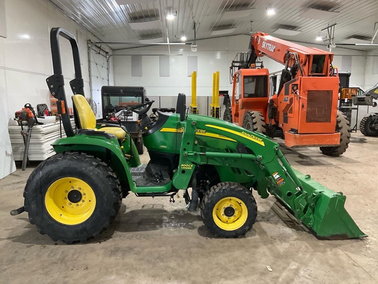 2010-john-deere-3520-image-6