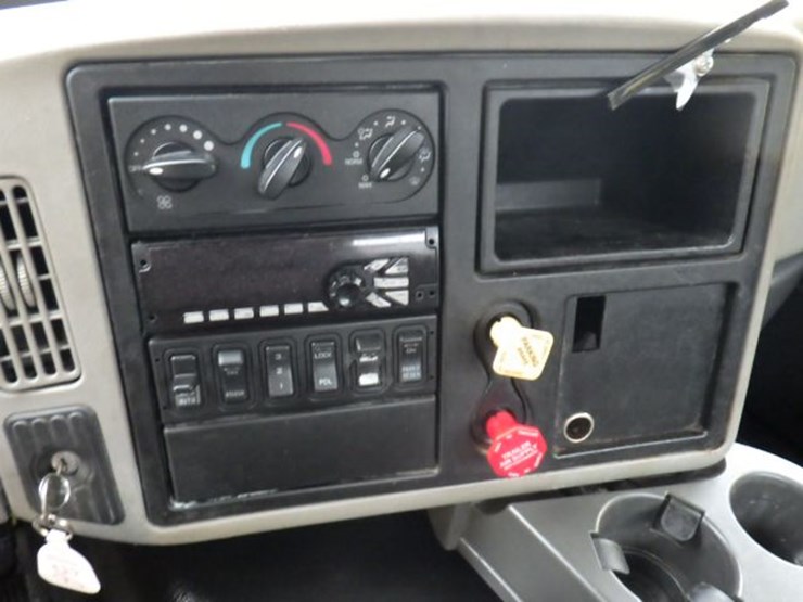 2016-international-8600-image-17