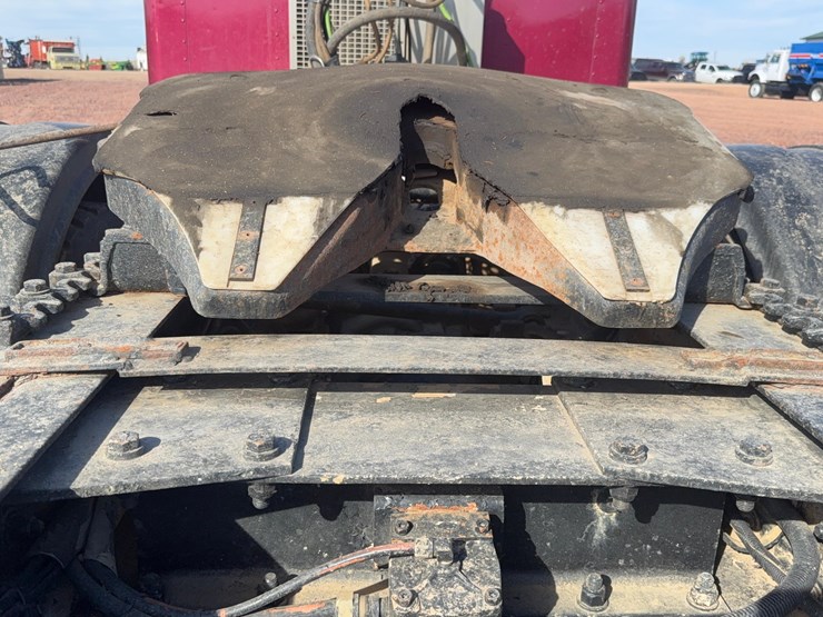 2004-kenworth-w900-image-26