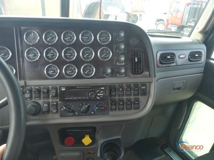 2020-peterbilt-389-image-17