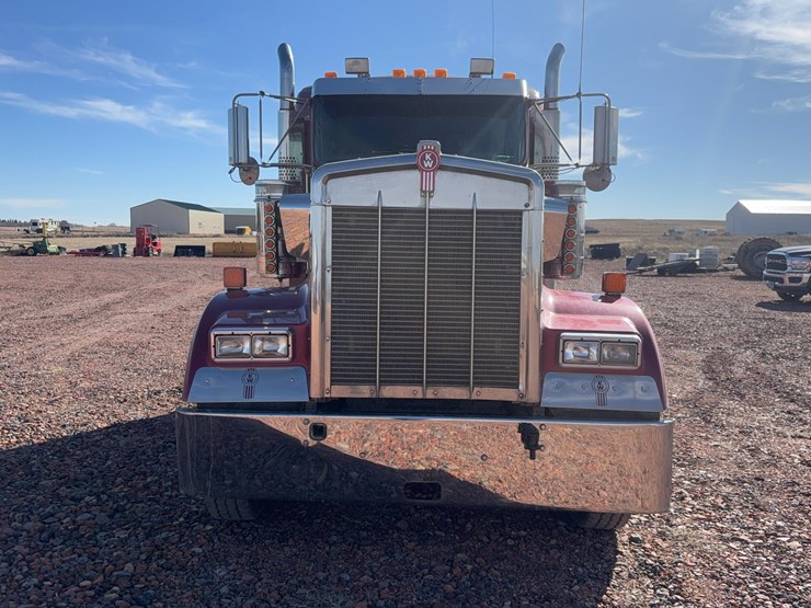 2004-kenworth-w900-image-2