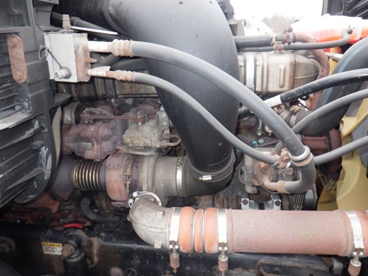 2016-freightliner-cascadia-125-image-29