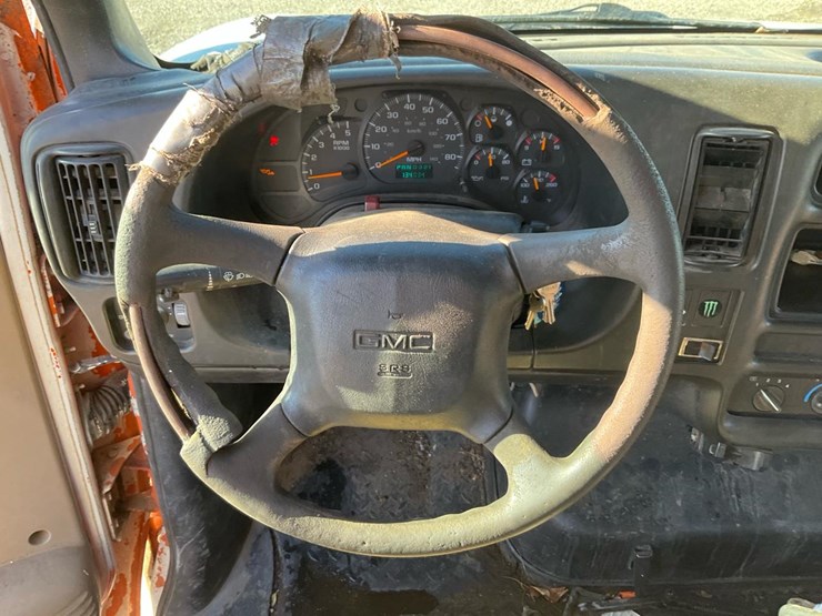 2004-gmc-topkick-image-86