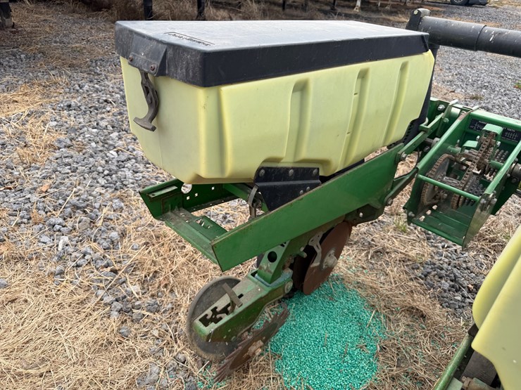 john-deere-12-image-59