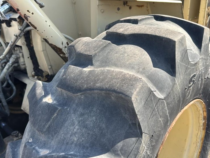 john-deere-4039-image-19