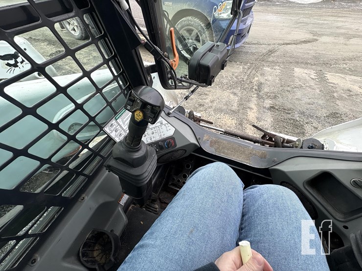 2014-bobcat-s590-image-15