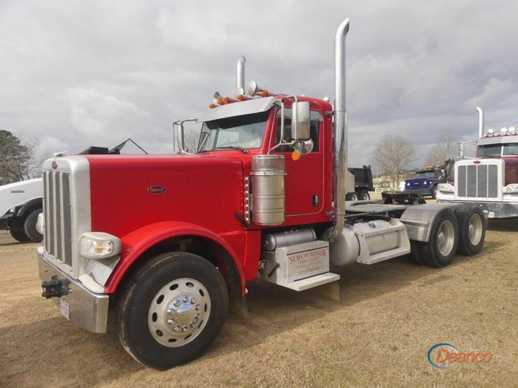 2018-peterbilt-389-image-22