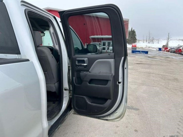 2018-chevrolet-silverado-2500hd-image-44