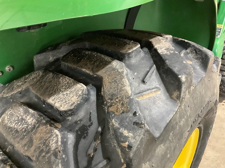 2010-john-deere-3520-image-44