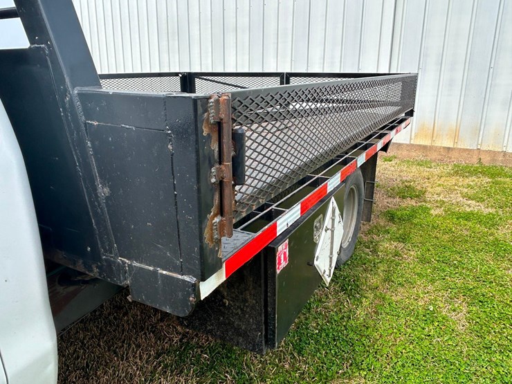 2015-gmc-3500hd-image-14