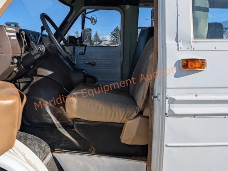 1986-gmc-3500-image-16