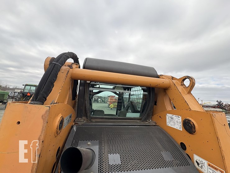 2010-case-445ct-3-image-10