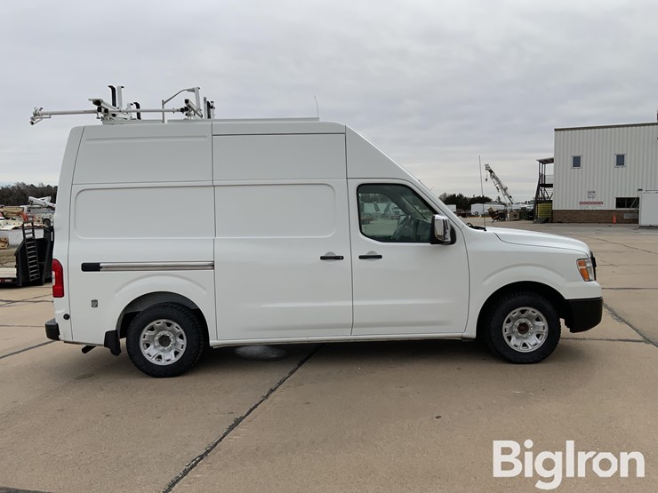 2017-nissan-nv2500-image-4