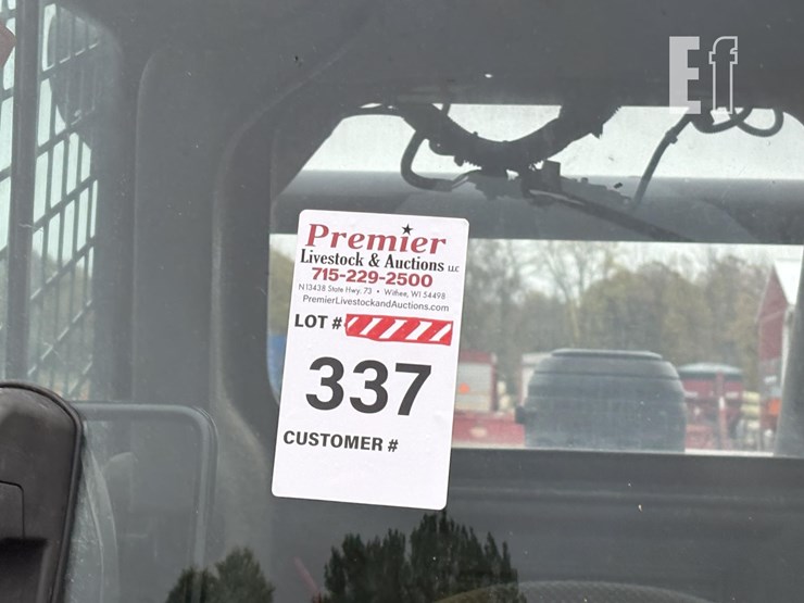 2015-deere-326e-image-20