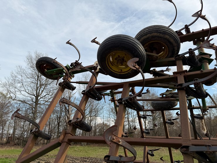 john-deere-38-image-33