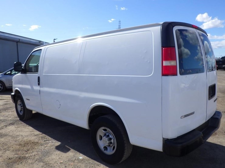 2005-chevrolet-express-2500-image-4
