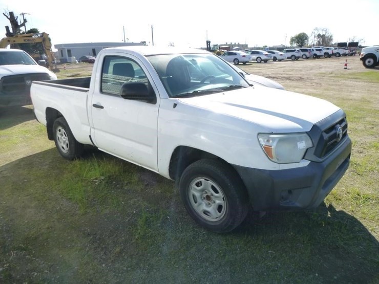 2014-toyota-tacoma-image-2