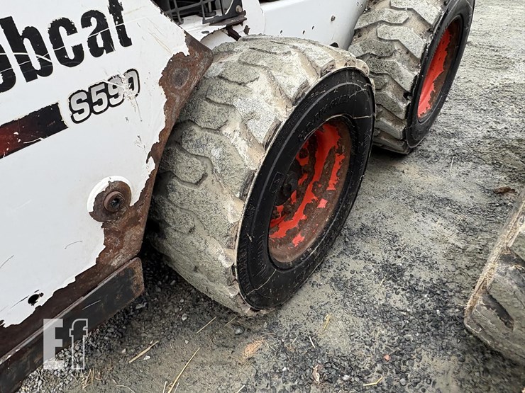 2014-bobcat-s590-image-9