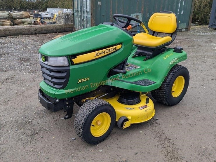 john-deere-x320-image-1