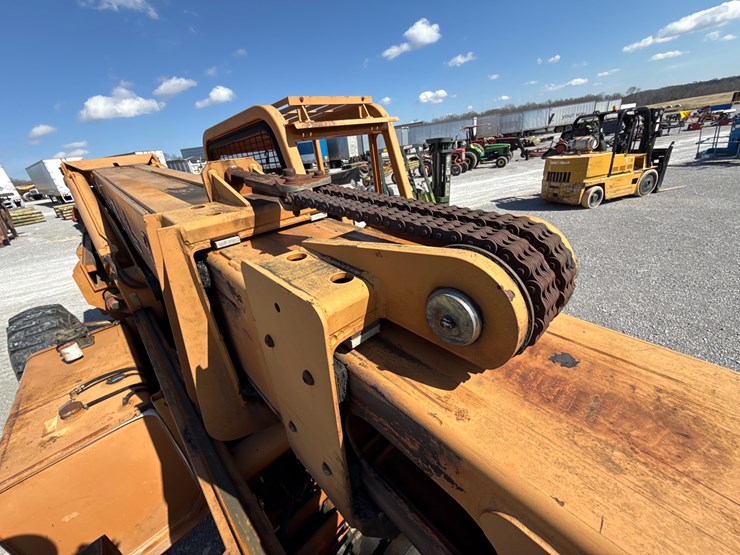 lull-644b-42-image-13