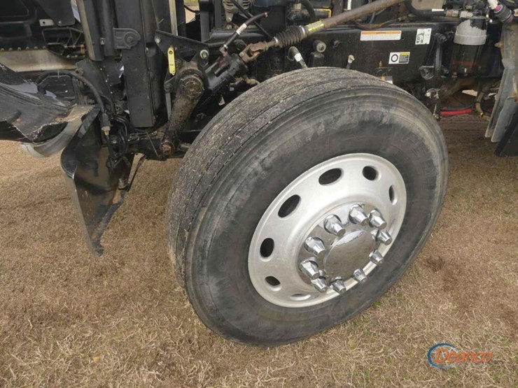 2020-peterbilt-389-image-13