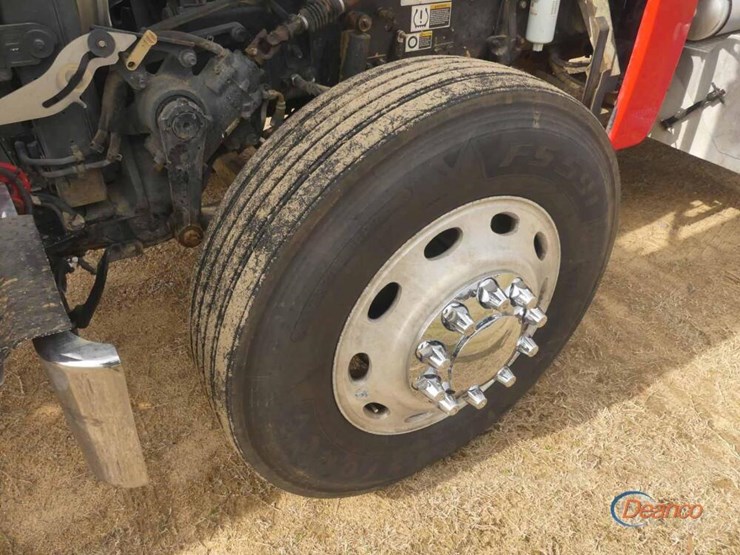 2018-peterbilt-389-image-13