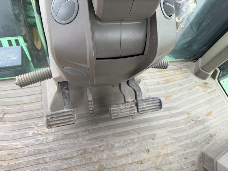 2023-john-deere-8r-310-image-62