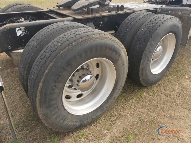 2012-peterbilt-389-image-8