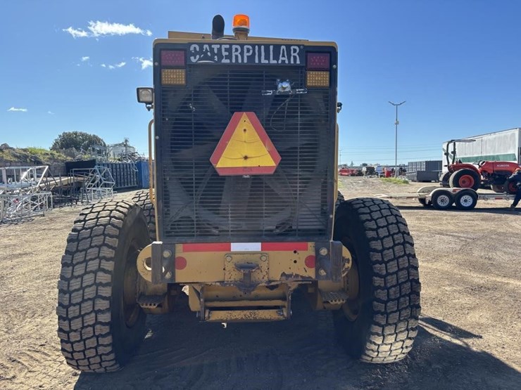 caterpillar-143h-image-8