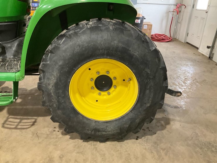 2010-john-deere-3520-image-31
