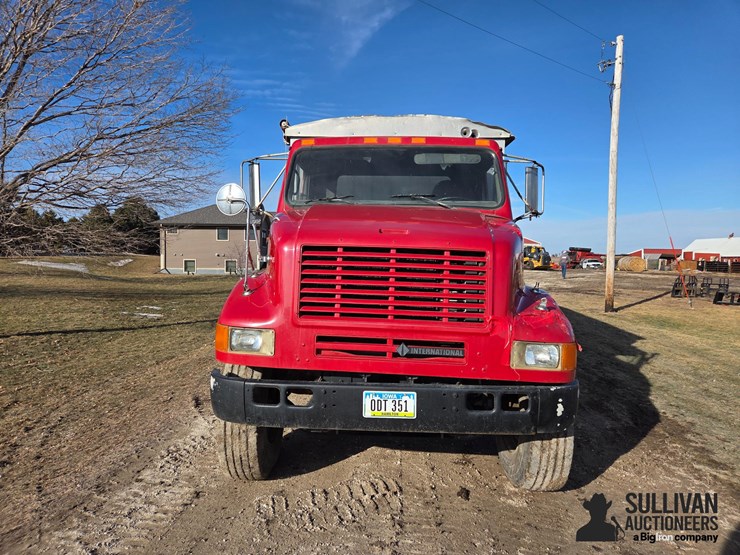 1994-international-8100-image-2