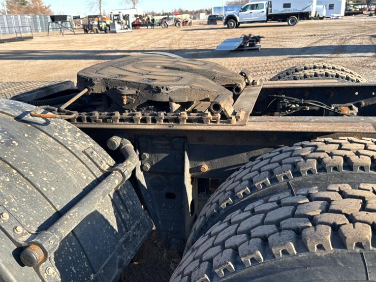 2005-kenworth-t800-image-24