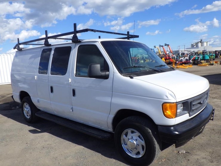 2006-ford-cargo-image-2