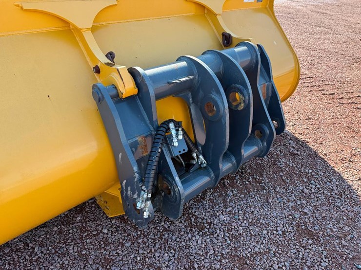 #413-•-lot-413-image-11