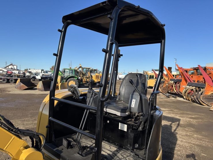 caterpillar-303.5-image-22