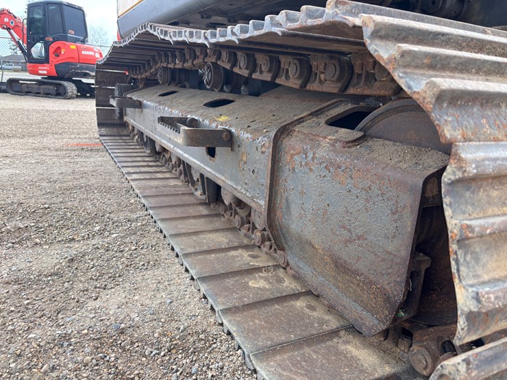 2022-volvo-ec220el-image-10