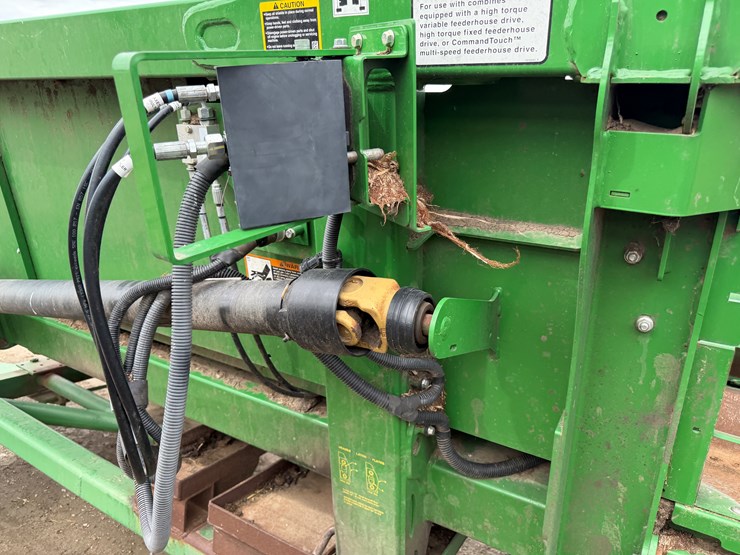 john-deere-c8r-image-15