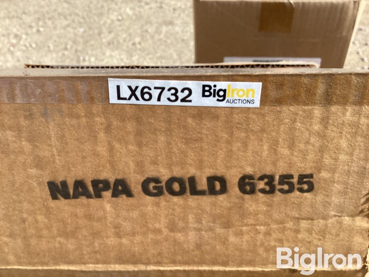 baldwin-/-napa-/-case-oil-&-air-filters-image-9