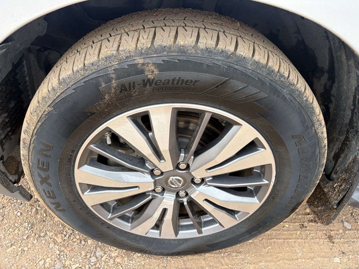 2017-nissan-pathfinder-image-9