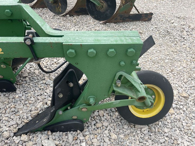 john-deere-412-image-16