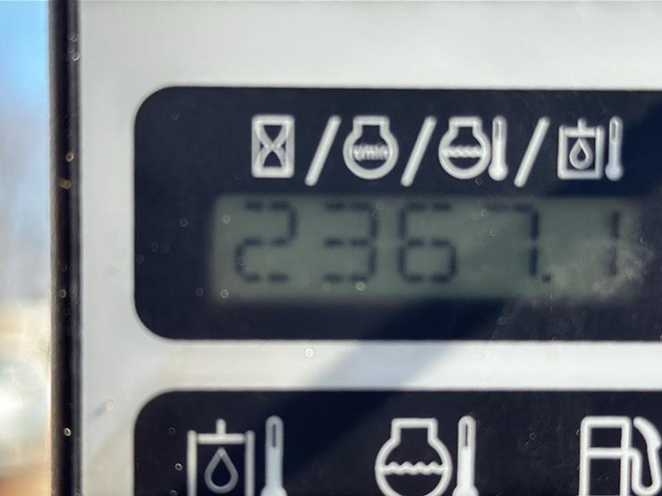 2011-new-holland-c238-image-9