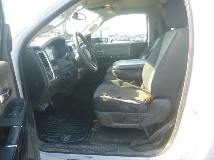 2012-dodge-ram-5500-image-12