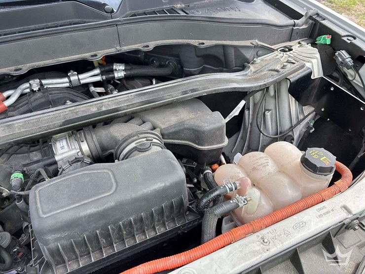 2020-ford-explorer-image-9